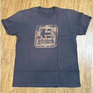 Men’s ETNIES shirt, grey in color, pre owned very good condition no damage